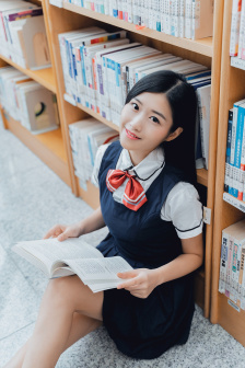 灿烂的她