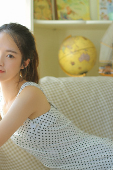 《漂亮的女邻居3》在线观看
